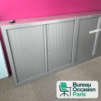 Armoire basse grise à rideaux coulissants – crédence ou séparation