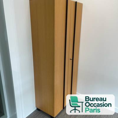 Armoire colonne étroite finition chêne à porte battante