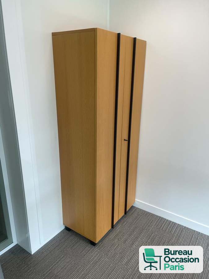Armoire colonne étroite finition chêne à porte battante