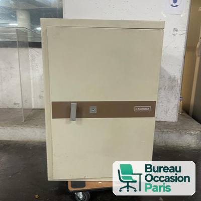 Armoire forte ignifuge Hadak 710 classe A90, corps beige et tablettes