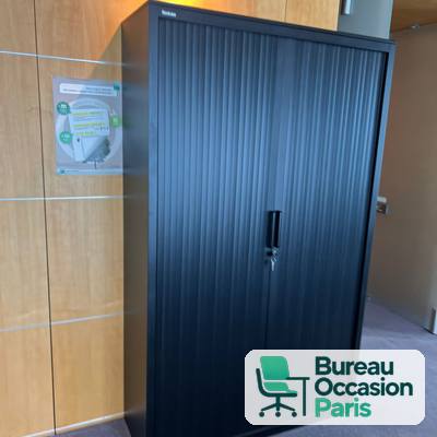 Armoire haute à rideaux coulissants – métal noir, tablettes réglables