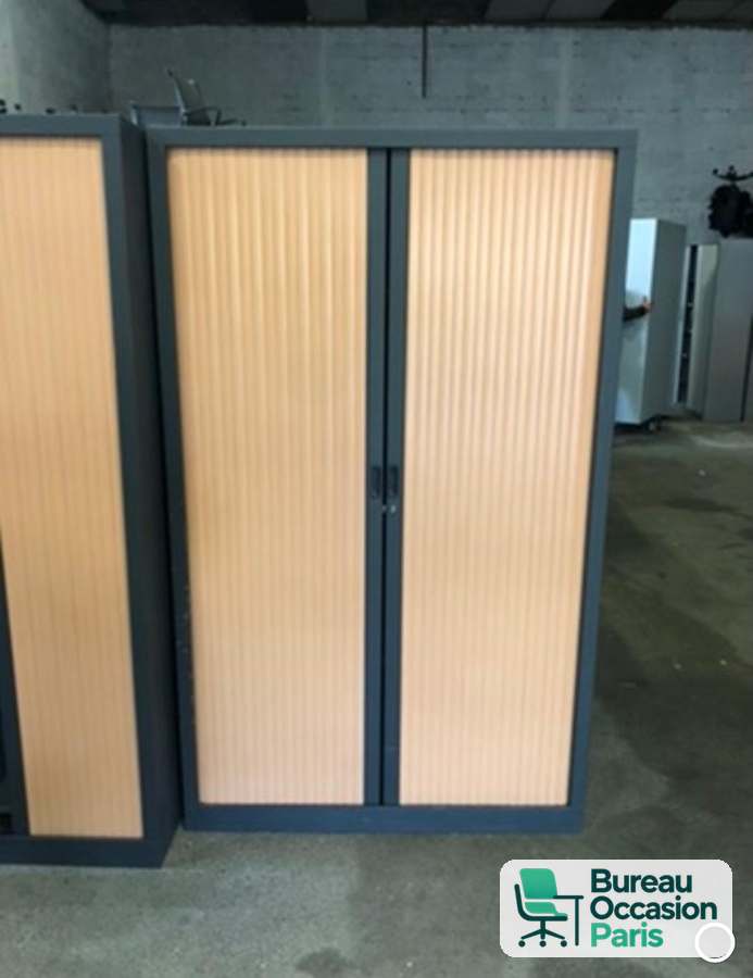 Armoire haute à rideaux décor hêtre – structure métal anthracite, serrure