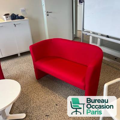 Banquette 2 places tissu rouge – lignes arrondies, accoudoirs ronds