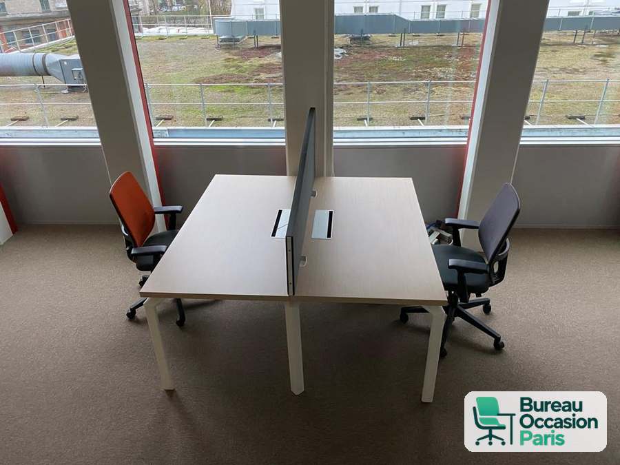 Bench 2 postes chêne clair – écran anthracite et trappes câbles