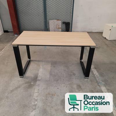 Bureau contemporain plateau bois clair – piètement luge métal noir