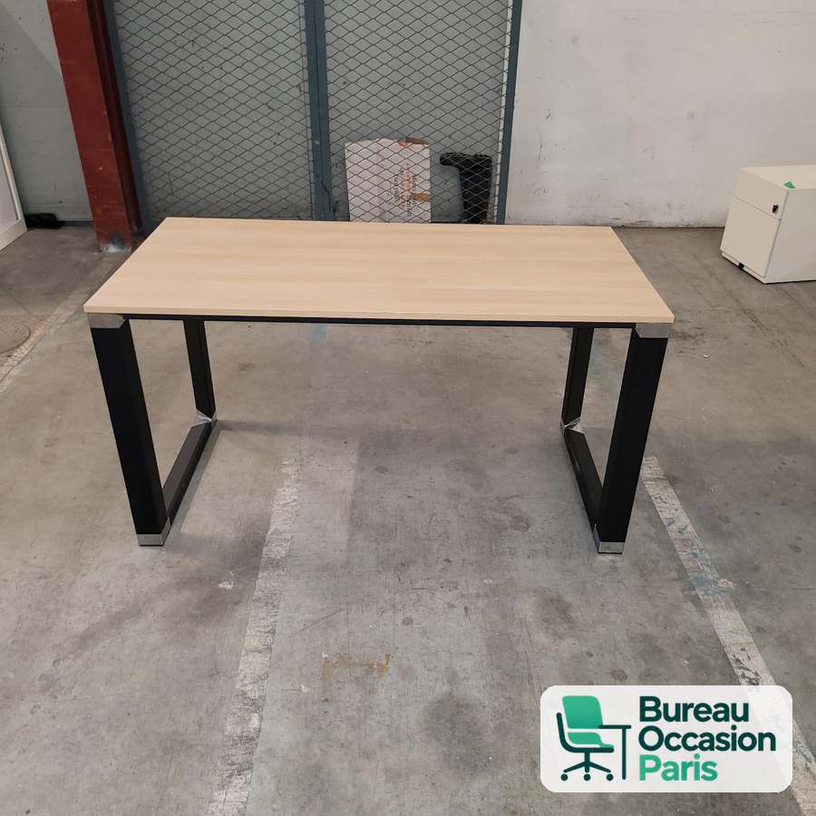 Bureau contemporain plateau bois clair – piètement luge métal noir