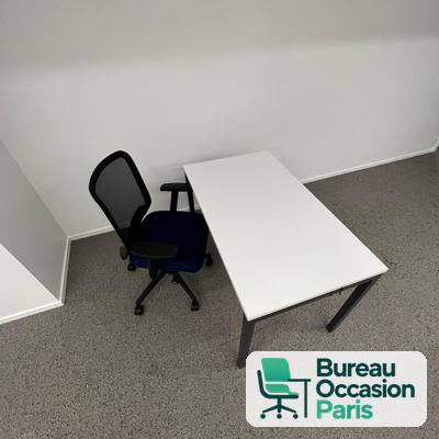 Bureau droit blanc sur 4 pieds métal noir – plusieurs exemplaires