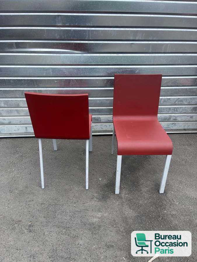 Chaise .03 Maarten Van Severen – coque rouge, 4 pieds aluminium