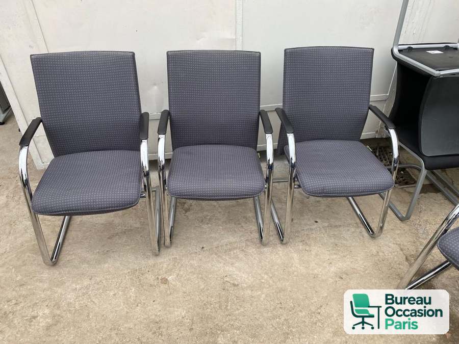 Chaise d'accueil tissu gris – luge chromée et accoudoirs