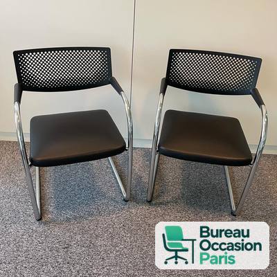 Chaise visiteur Vitra Visavis – dossier ajouré noir, luge chromée