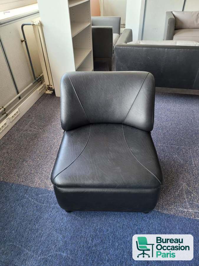Chauffeuse lounge Addform en cuir noir surpiqué, sans accoudoirs