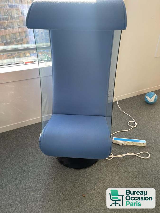 Fauteuil acoustique à haut dossier bleu et parois latérales vitrées