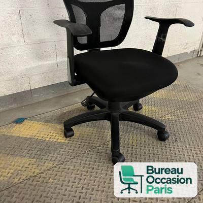Fauteuil de bureau résille noire à dossier cintré – accoudoirs