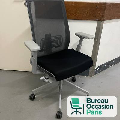 Fauteuil ergonomique résille anthracite – soutien lombaire, base grise