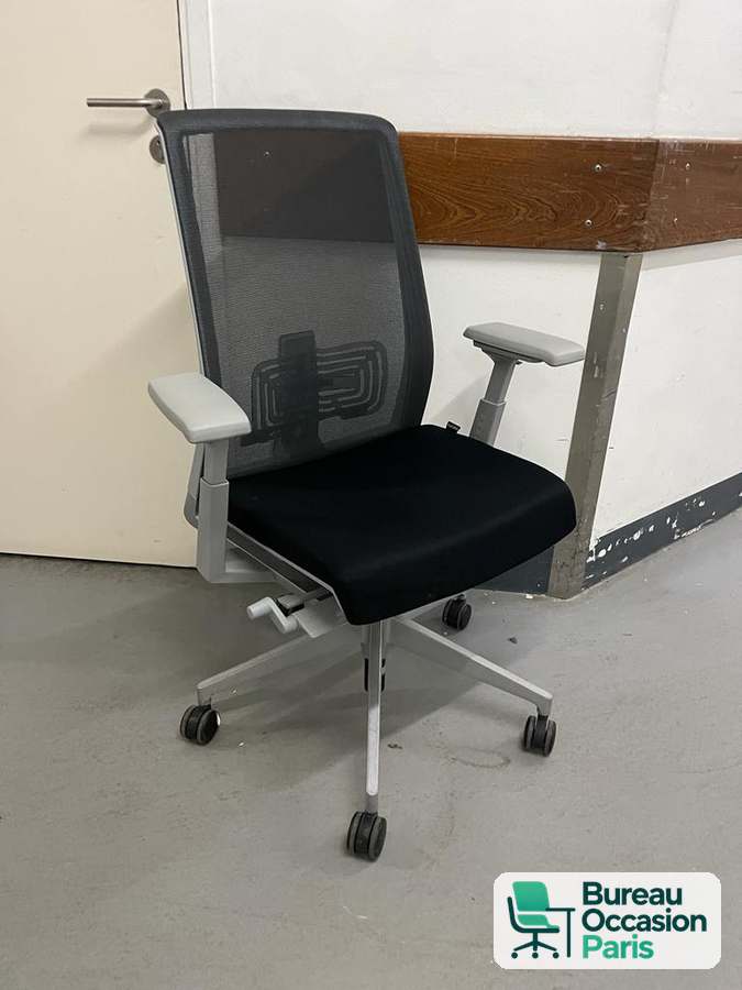 Fauteuil ergonomique résille anthracite – soutien lombaire, base grise