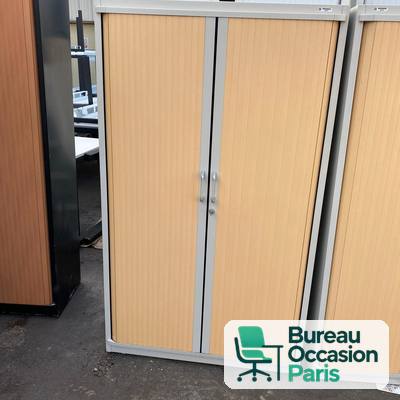 Grande armoire à rideaux décor hêtre – structure grise, tablettes