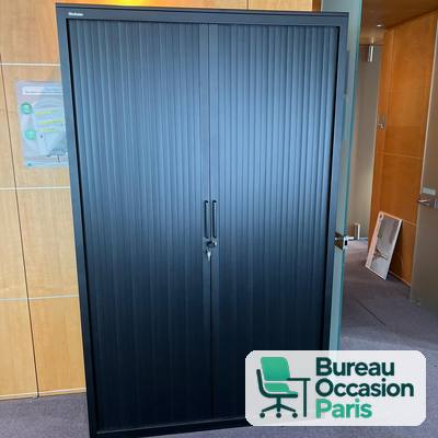 Grande armoire noire à rideaux lamelles – 4 à 5 tablettes, serrure