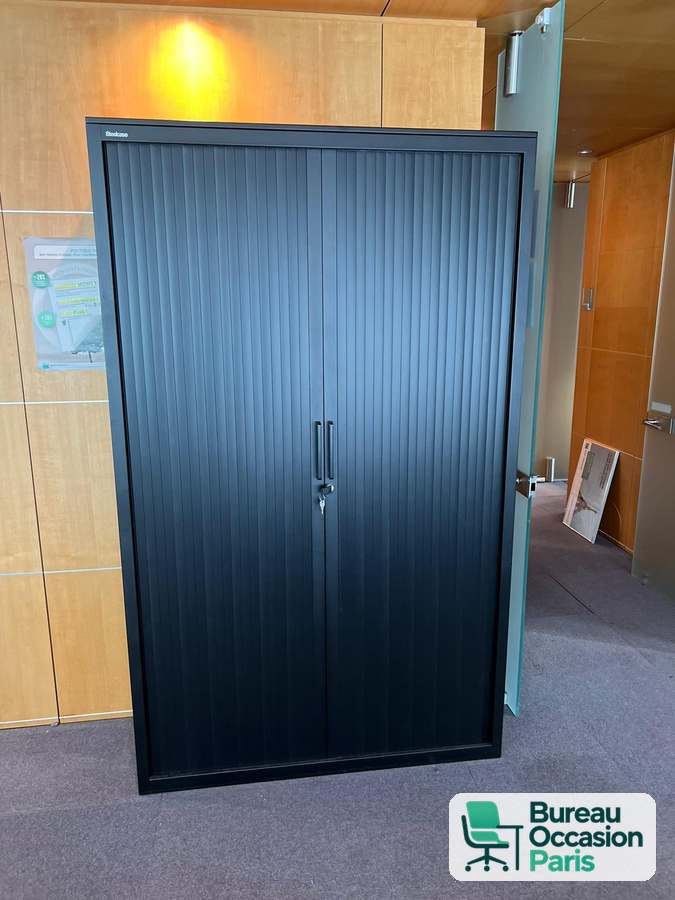 Grande armoire noire à rideaux lamelles – 4 à 5 tablettes, serrure