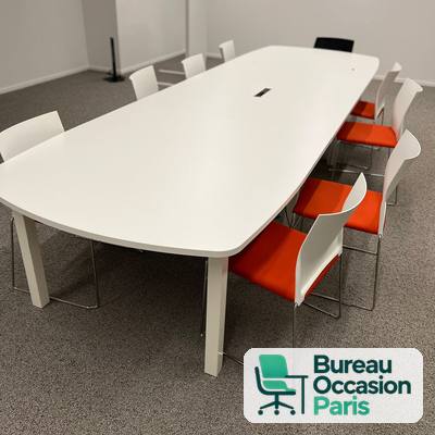 Grande table tonneau blanche 10 à 12 places – trappes de connexion
