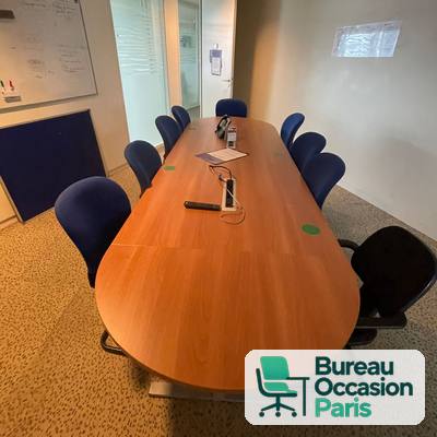 Table allongée merisier 10 places – bouts arrondis et trappe de connexion