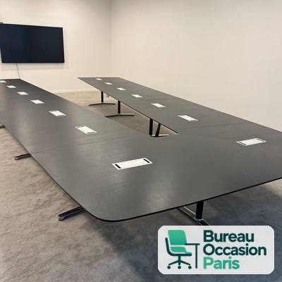 Table de conférence modulaire 16-20 places et plus – noir veiné bois