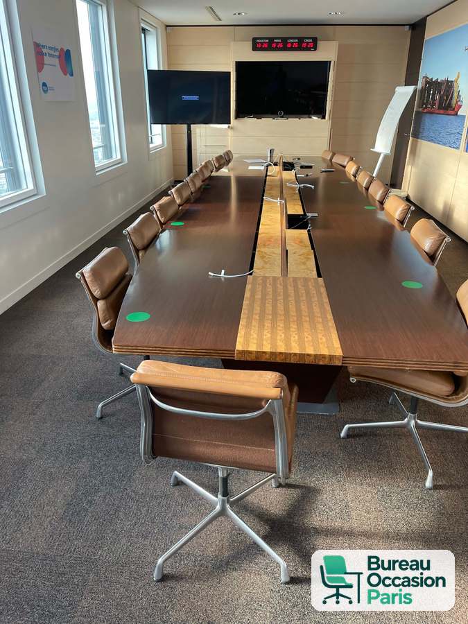 Table de conférence prestige bois foncé – bande centrale claire, 20 places
