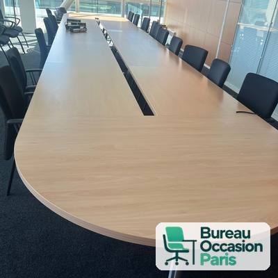 Table de conférence XXL plus de 20 places – hêtre, goulotte centrale