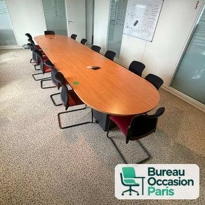 Table de conseil merisier 12 à 14 places – extrémités arrondies, trappes