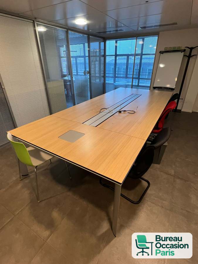 Table de conseil modulaire bois clair 10 à 12 places – goulotte alu