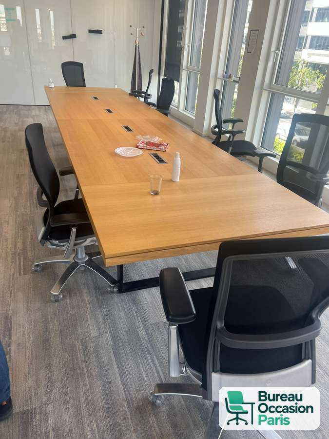 Table de réunion 12-14 places – chêne épais, piètement luge métal noir