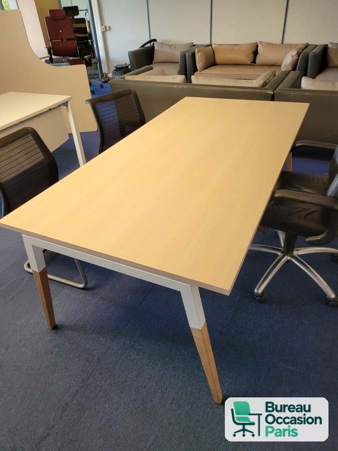 Table de réunion 6 personnes en hêtre, pieds blancs à embouts bois