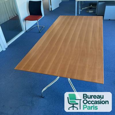 Table de réunion 6 places – ton merisier, piètement chromé design