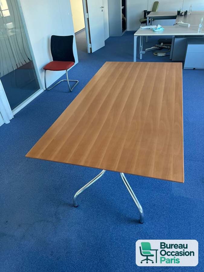 Table de réunion 6 places – ton merisier, piètement chromé design