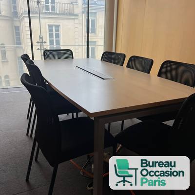 Table de réunion 8 personnes – plateau bois grisé, trappe passe-câbles