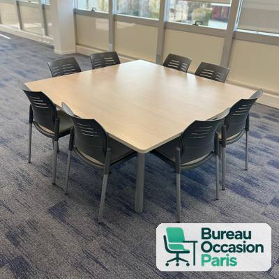 Table de réunion carrée jusqu'à 8 personnes – bois clair, pieds gris
