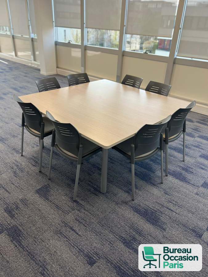 Table de réunion carrée jusqu'à 8 personnes – bois clair, pieds gris
