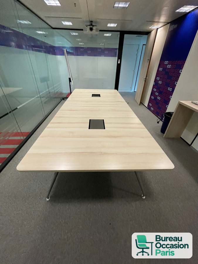 Table de réunion chêne clair 10-12 places, pieds obliques gris