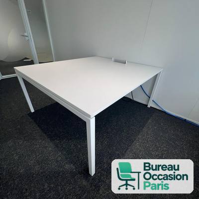 Table de réunion compacte 4 à 6 places – plateau blanc et trappe