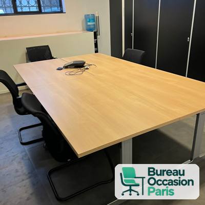 Table de réunion finition hêtre sur piètement en T gris – 6 à 8 places