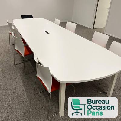 Table de réunion forme tonneau 10 à 12 personnes – plateau blanc