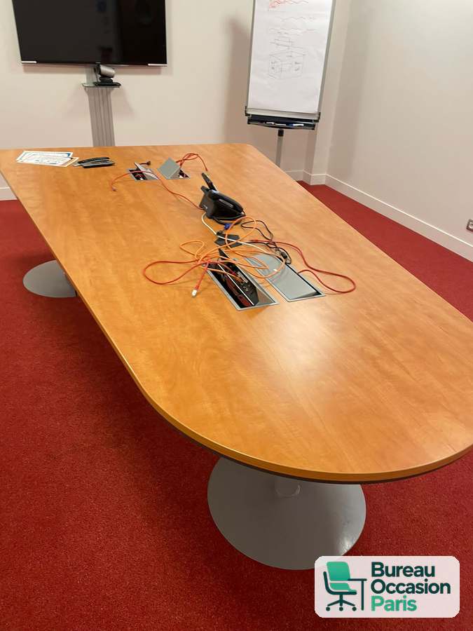 Table de réunion merisier à bout arrondi – pieds tulipe gris, 6-8 places