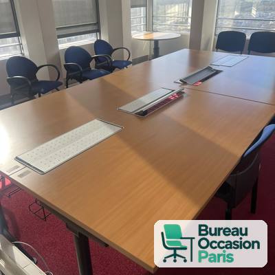 Table de réunion modulaire – ton hêtre, boîtiers de connexion intégrés