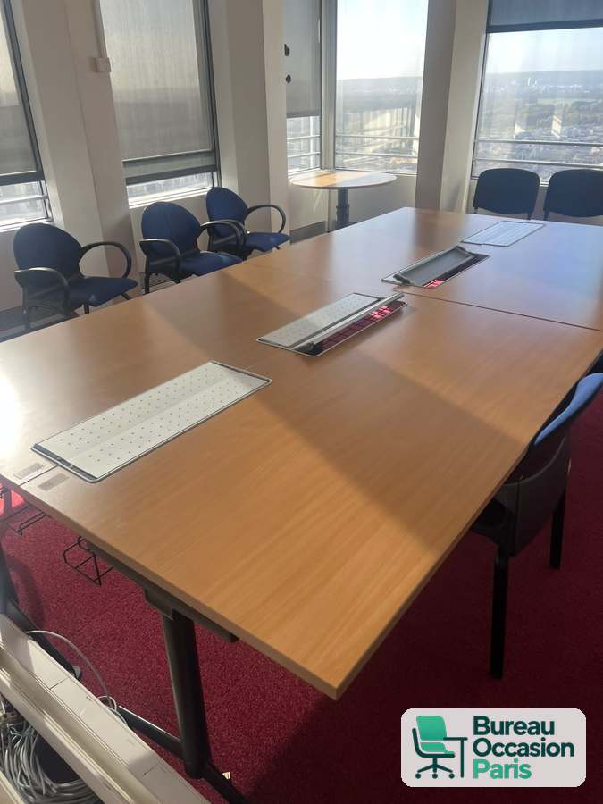 Table de réunion modulaire – ton hêtre, boîtiers de connexion intégrés