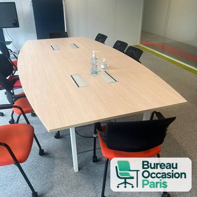 Table de réunion tonneau 10-12 places – chêne clair, pieds blancs, trappes