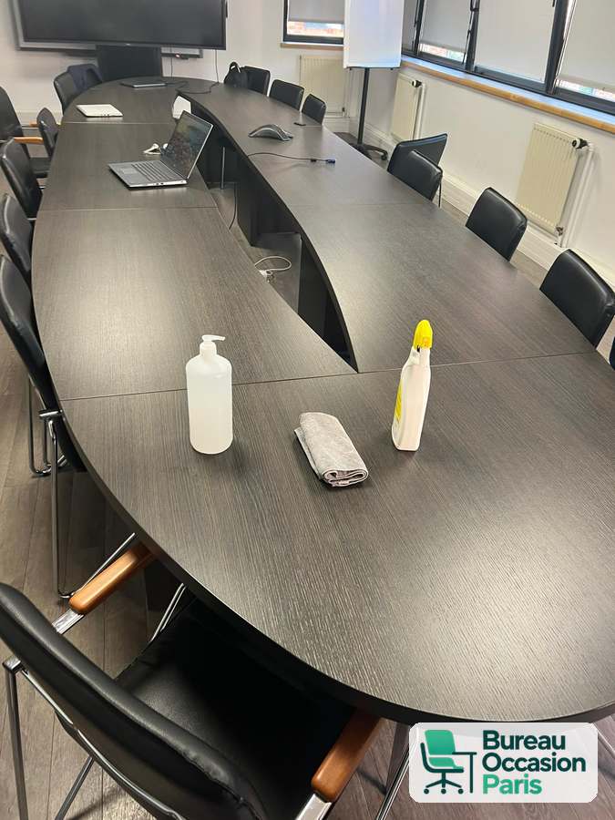 Table ovale de salle de conseil – plateau wengé, 12 personnes et plus