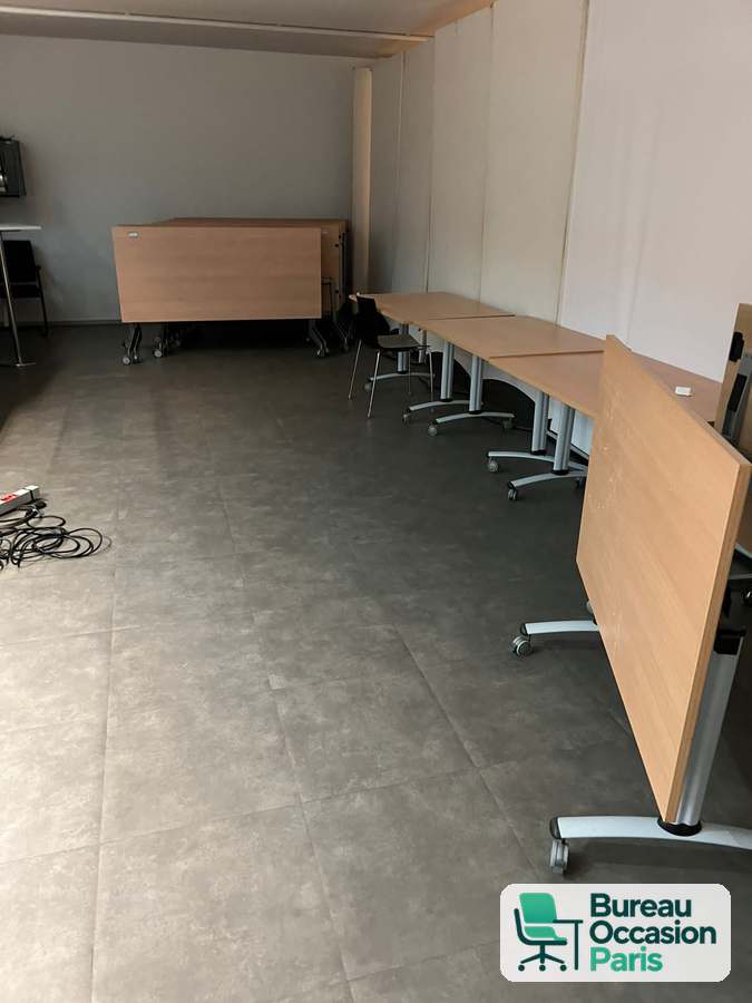 Table rabattable finition hêtre – roulettes, rangement vertical emboîté