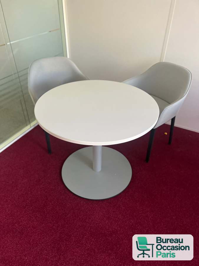 Table ronde 3-4 places – plateau blanc, pied central gris clair