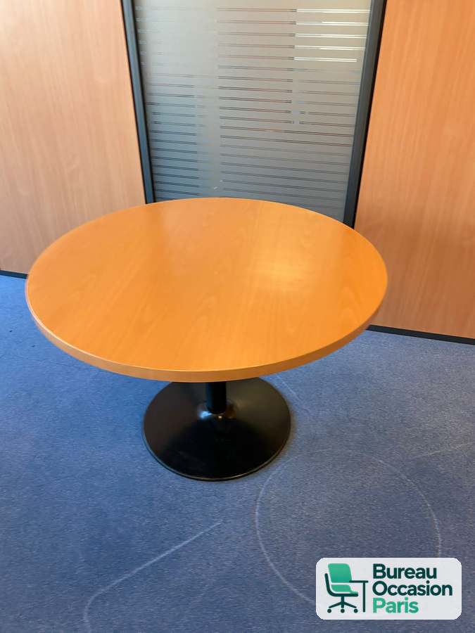 Table ronde 4 personnes en hêtre verni, pied tulipe noir