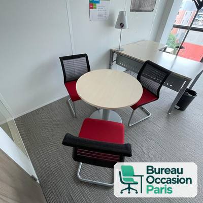 Table ronde 4 personnes, plateau érable clair sur pied central gris