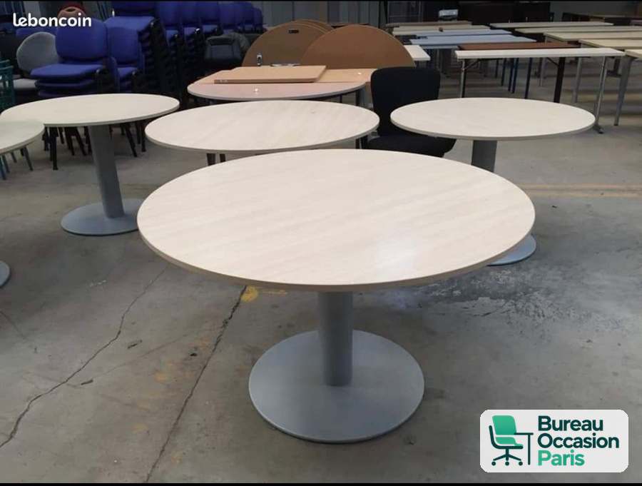 Table ronde 4 personnes plateau érable sur pied central métal gris